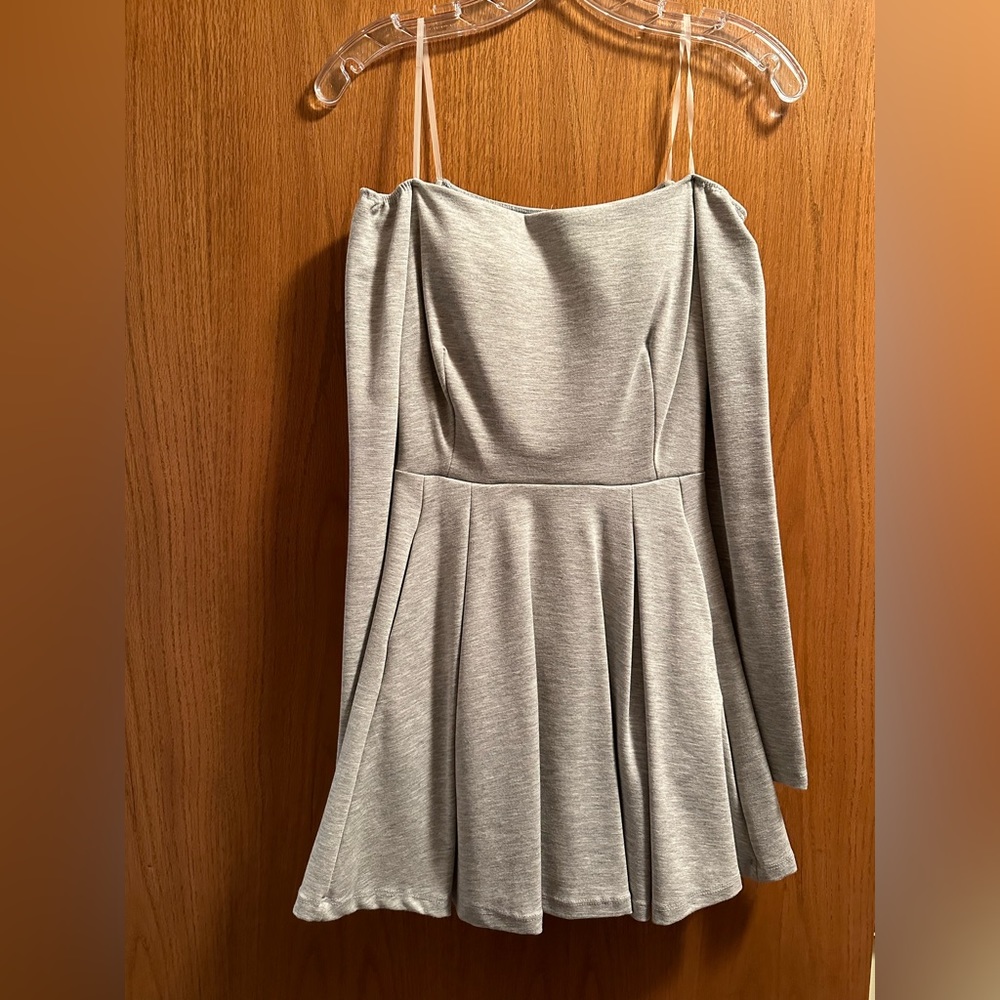 Windsor Off-The-Shoulder Long Sleeve Grey Skater Dress. Size Small.